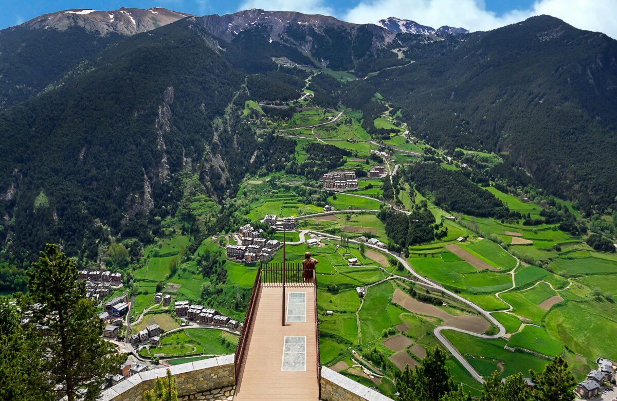 Coordinación de vivienda y cuenta bancaria en Andorra: instalación fácil, segura y sin contratiempos